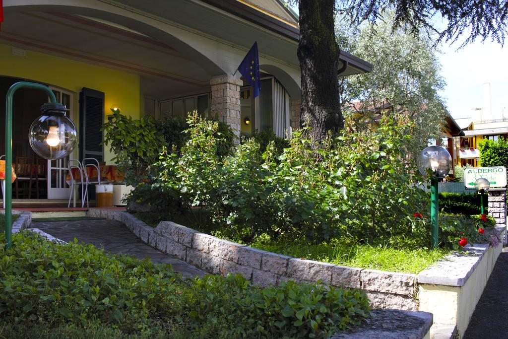 Albergo La Quiete Desenzano del Garda Exterior photo